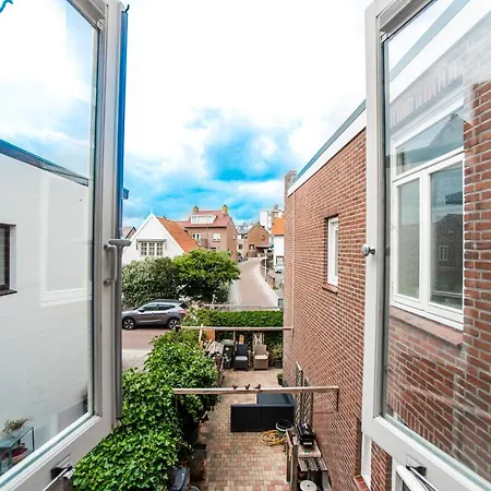 Zonnebloem Ferienhaus *